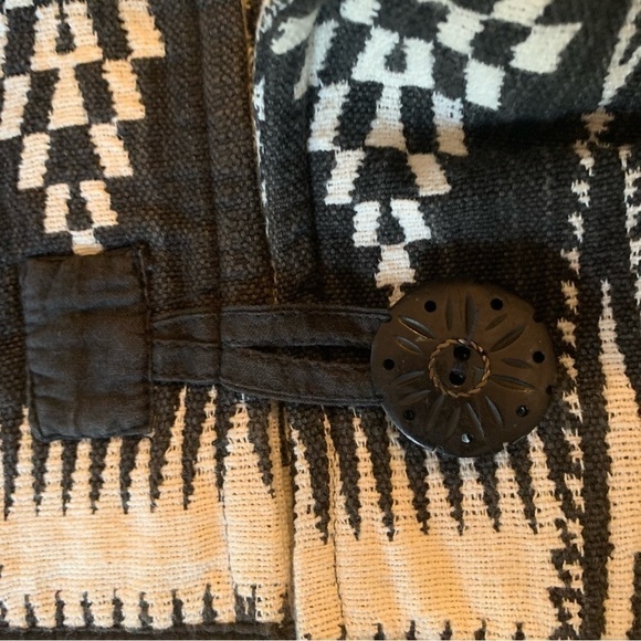 Geometric Black and White Women's Jacket - Picture 4 of 10